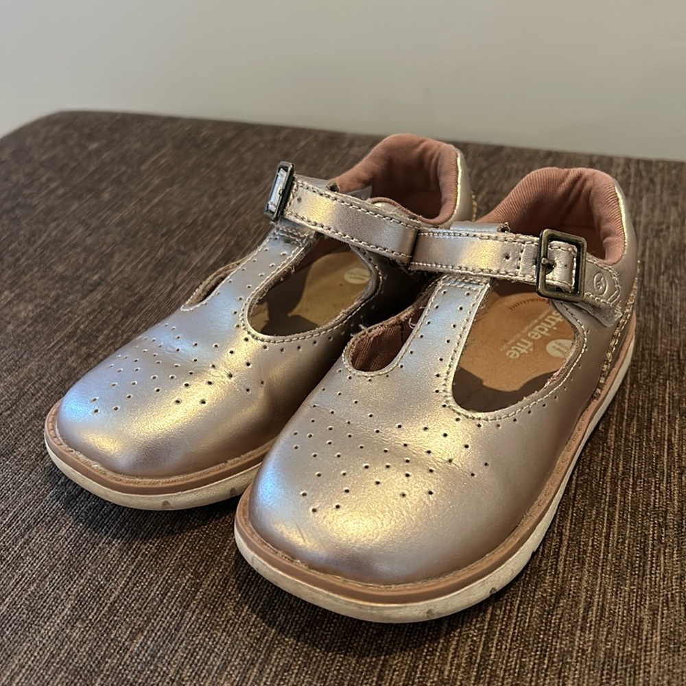 Stride Rite Gold Mary Jane Style Toddle Girl Shoes 9.5